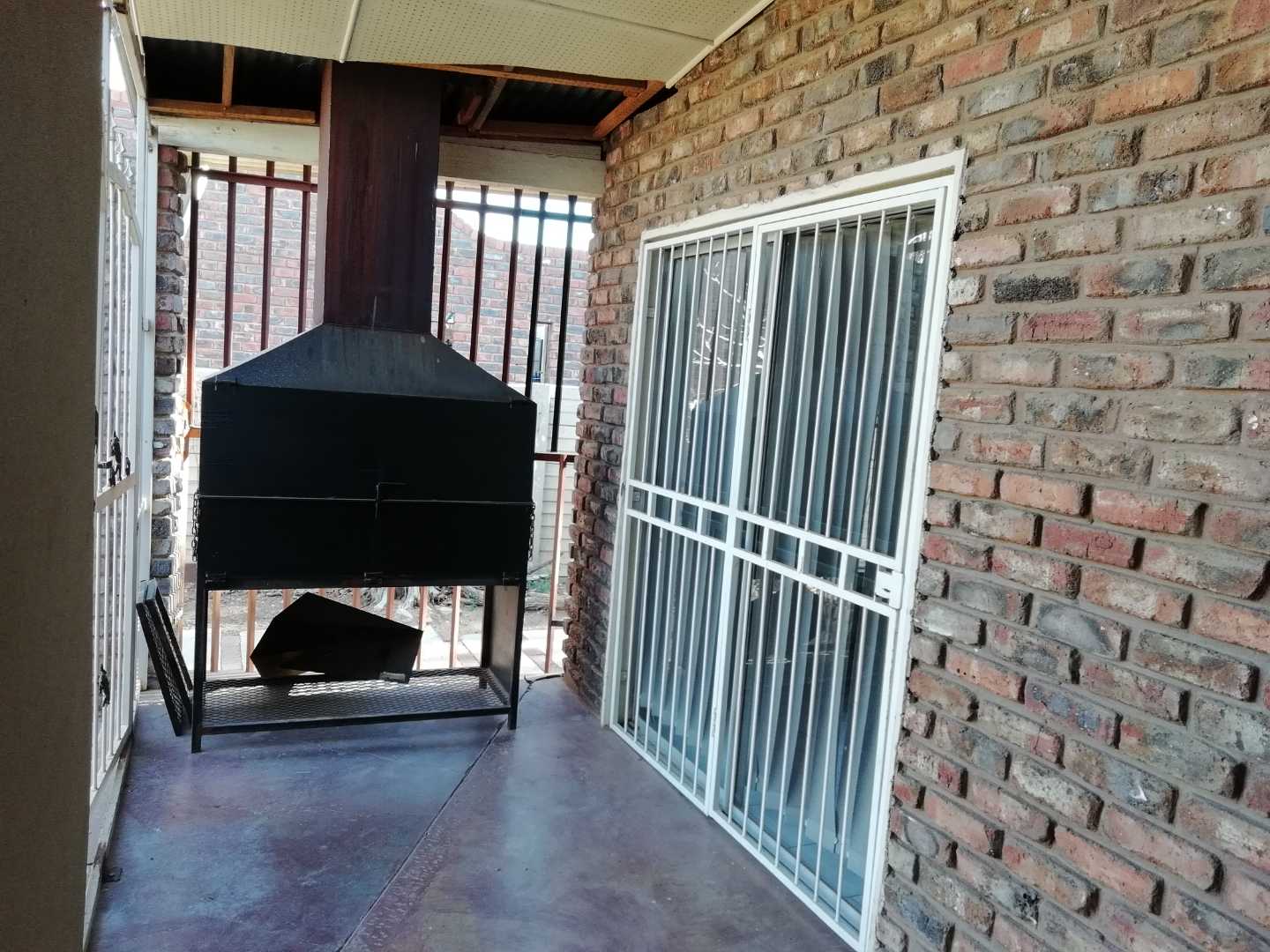 4 Bedroom Property for Sale in Flora Park Northern Cape